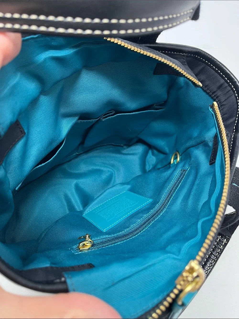 COACH HAMPTONS SMALL BLACK NYLON ZIP TOP TOTE WITH TEAL COLOR ACCENT LIKE NEW